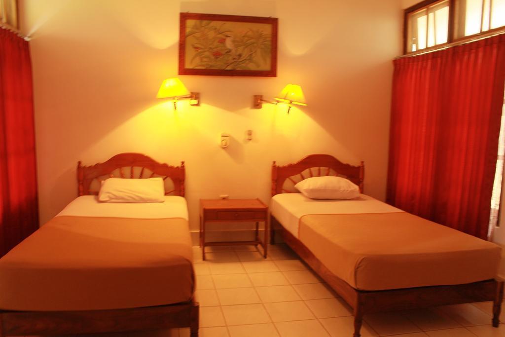 Hotel Angsoka Temukus Chambre photo